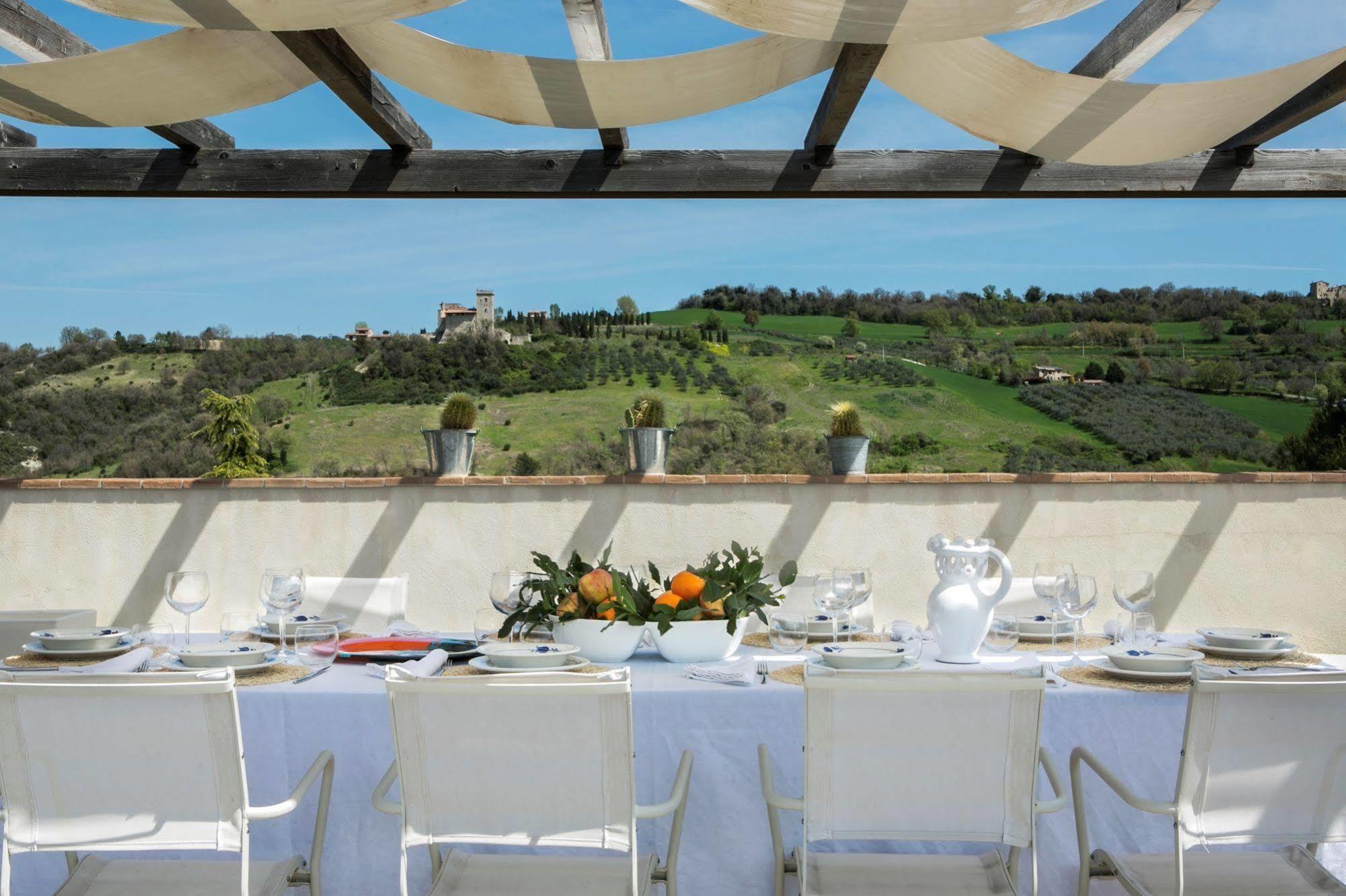 Torre Almonte Aparthotel Todi Bagian luar foto