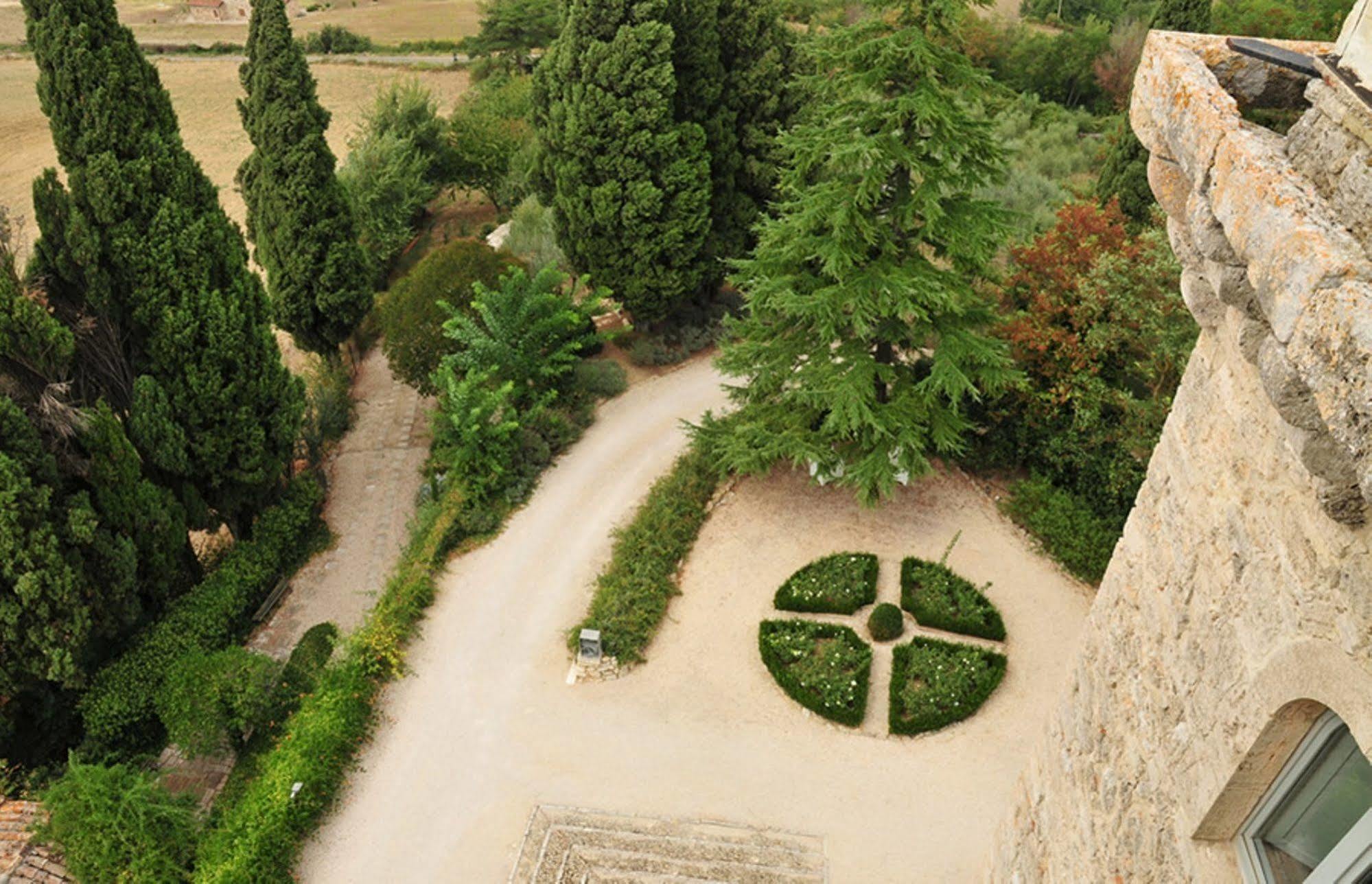 Torre Almonte Aparthotel Todi Bagian luar foto