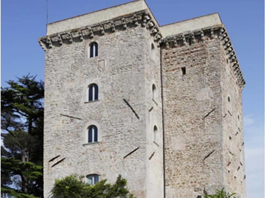 Torre Almonte Aparthotel Todi Bagian luar foto